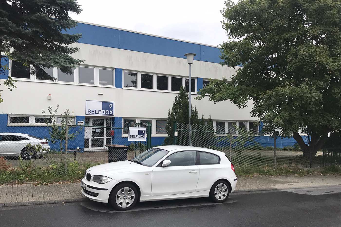 MySelfBox Eingangsbereich zu den Büros MySelfBox Eingangsbereich zu den Büros